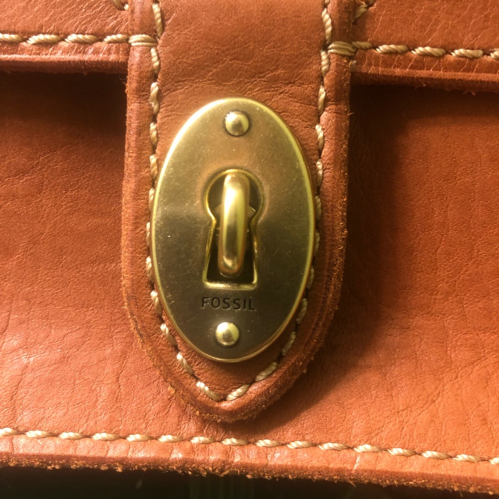 Vintage Fossil wristlet - Picture 3 of 9